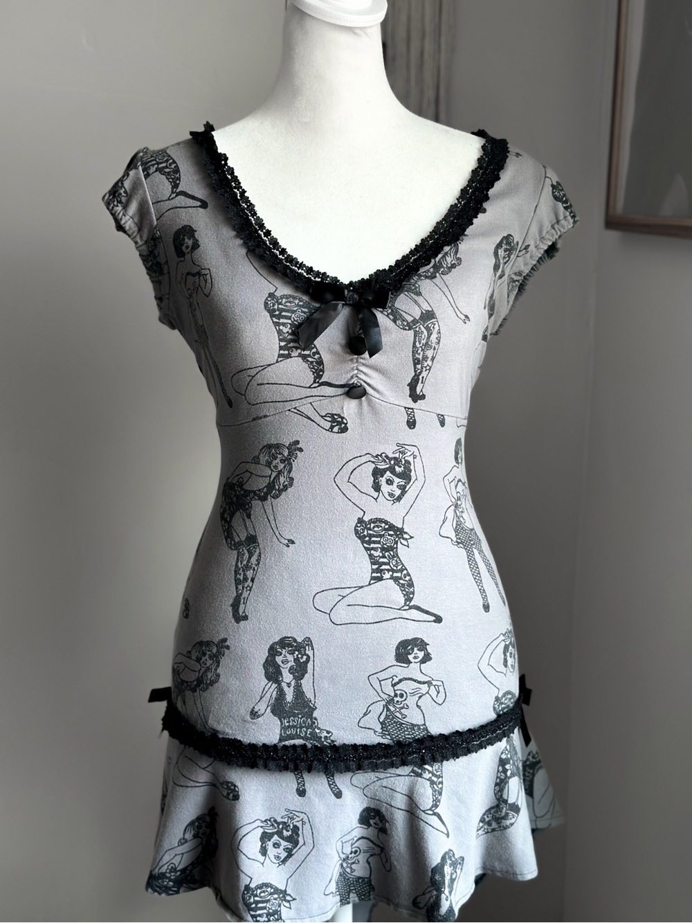 Jessica Louise Flounce PinUp Dress